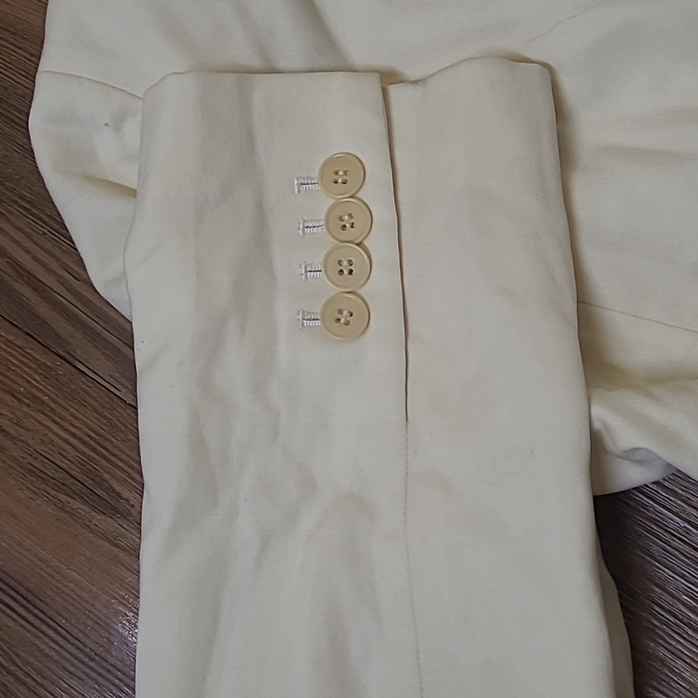 Talbots Women's‎ Cream Blazer for women zise 10 ,used good gondition - Picture 4 of 15